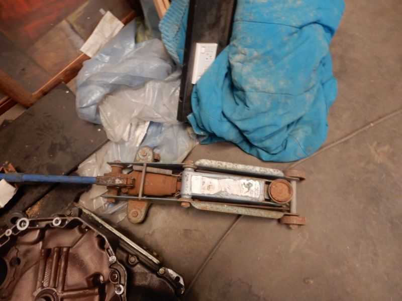 FLOOR JACK