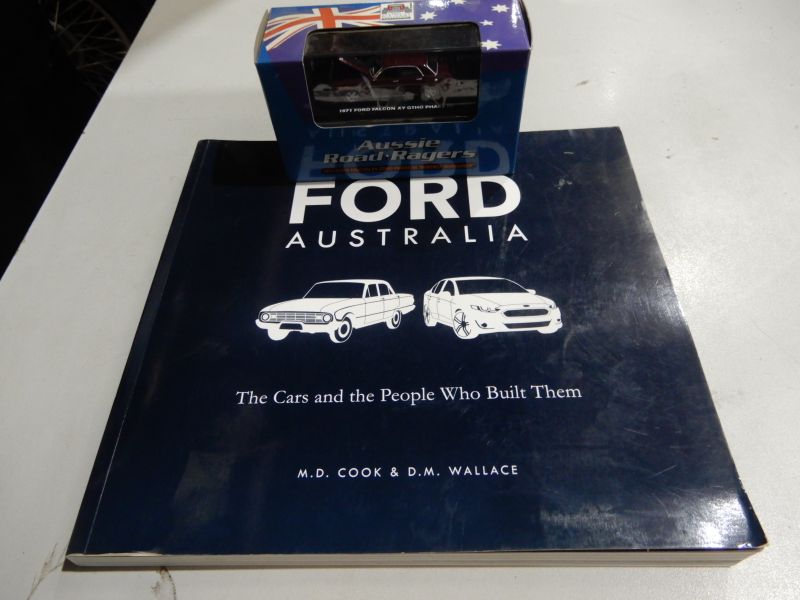 FORD BOOK & MODEL CAR