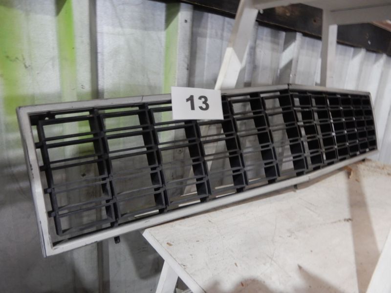 HOLDEN WB GRILLE